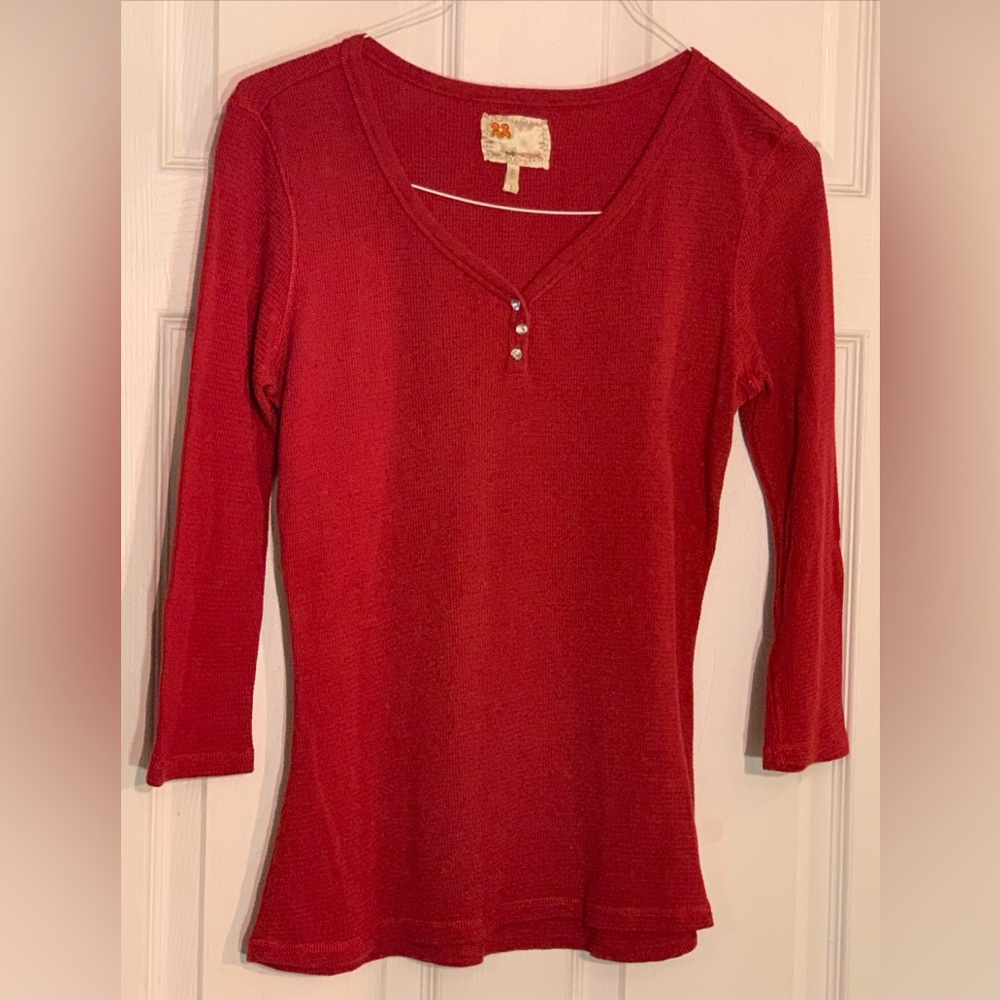 Twill Twenty Two Anthropologie Large Women’s Red Ribbed V-Neck Top, Embellished